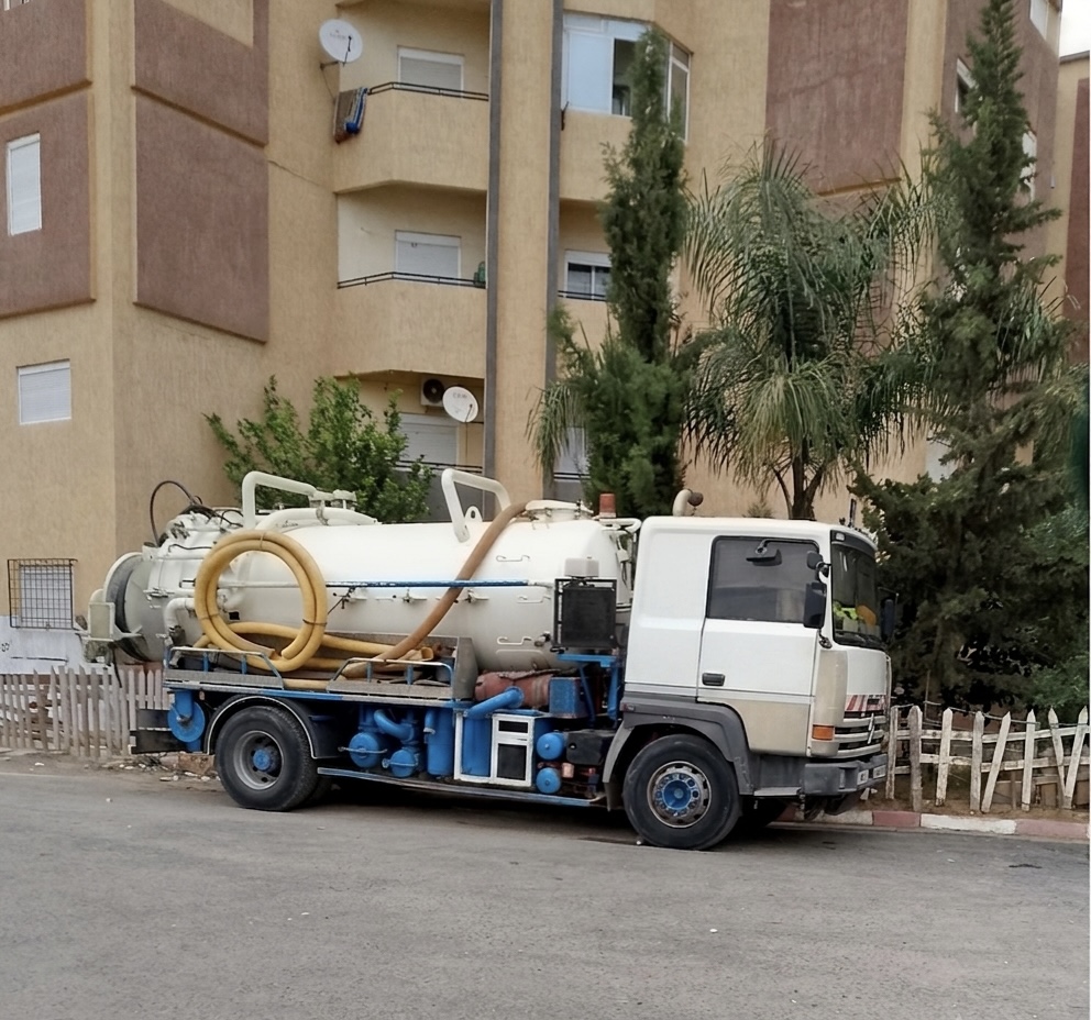 Camion hydrocureur ALPHA DÉBOUCHAGE — Débouchage Algérie
